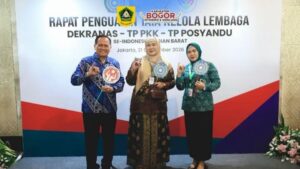 Eva Rudy Susmanto Ikuti Arahan Ketua Umum TP PKK Pusat Terkait Penguatan Tata Kelola PKK, Posyandu, dan Dekranas   
