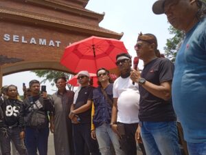 DPRD kabupaten Bogor di duga sarang penyamun,hindari aksi masyarakat minta tanda tangan petisi 26